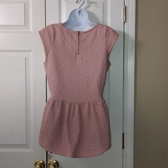 Decree dusty rose Lace Hi-Low Peplum Cap Sleeve Top Sz L - Picture 2 of 4